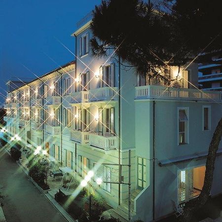 Hotel Loris - Valentini Family Village Белларія-Іджеа-Марина Екстер'єр фото