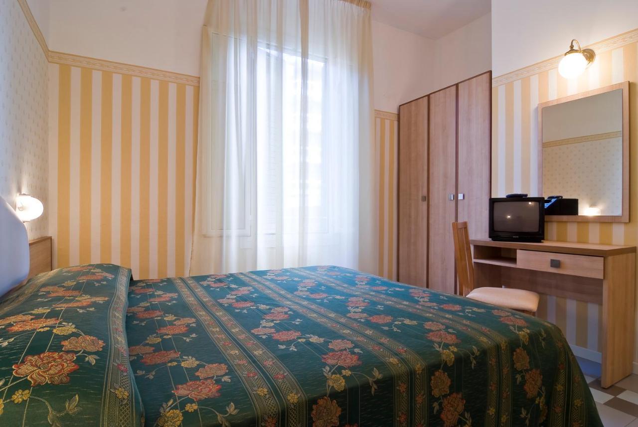 Hotel Loris - Valentini Family Village Белларія-Іджеа-Марина Екстер'єр фото