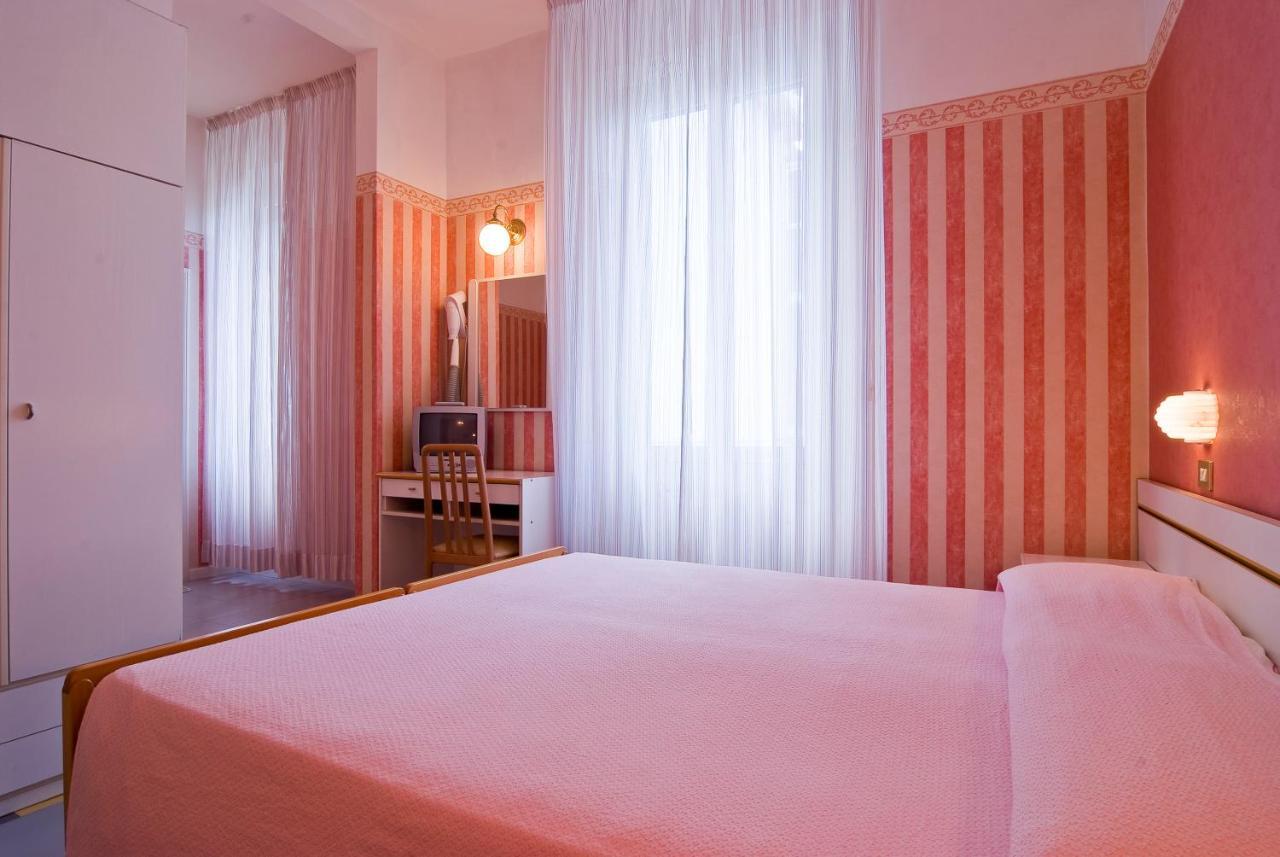Hotel Loris - Valentini Family Village Белларія-Іджеа-Марина Екстер'єр фото