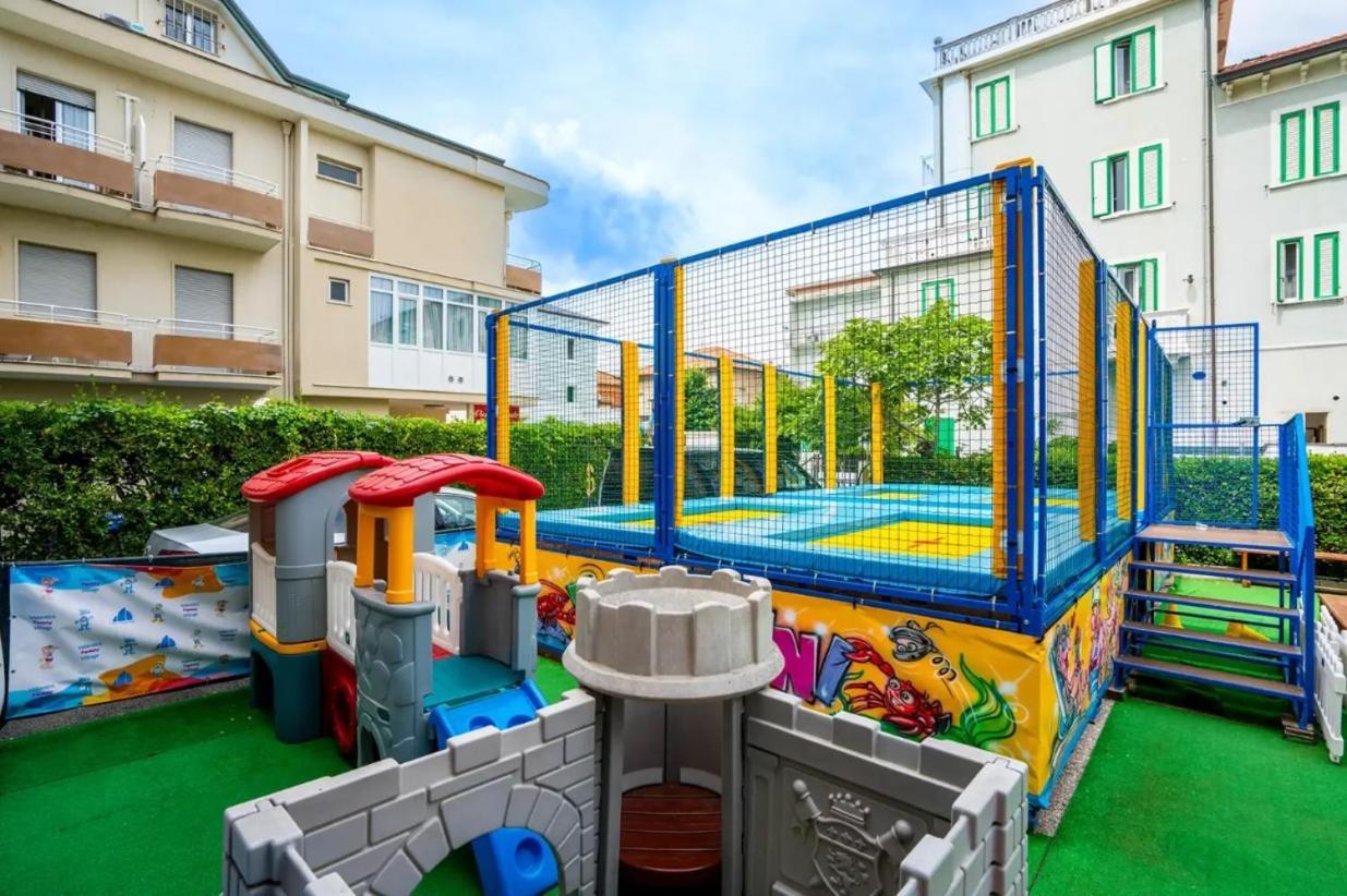 Hotel Loris - Valentini Family Village Белларія-Іджеа-Марина Екстер'єр фото